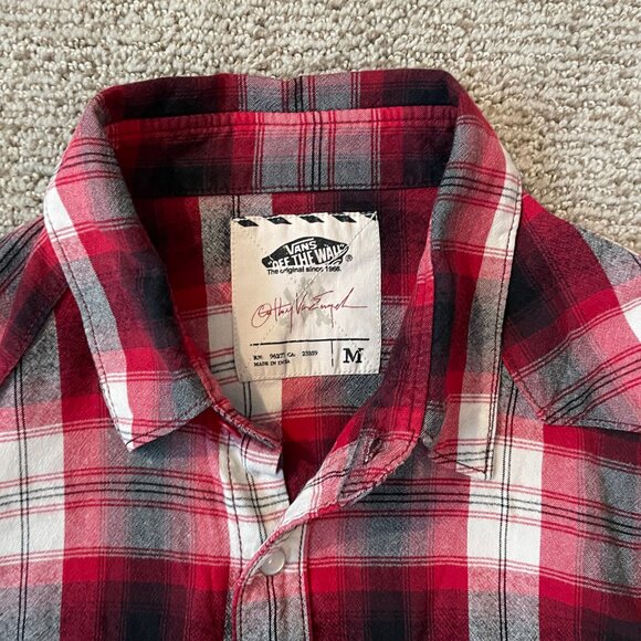 Vans Long-Sleeve Shirt MEDIUM - Red Plaid Country-Style with Button Snaps - Picture 2 of 9